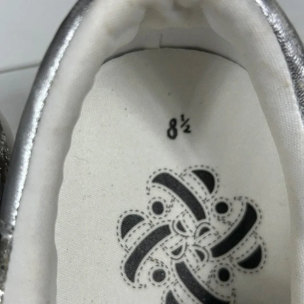 Sam &‎ Libby Size 8.5 Alina Sneakers Silver Glitter White Low Top NEW $49